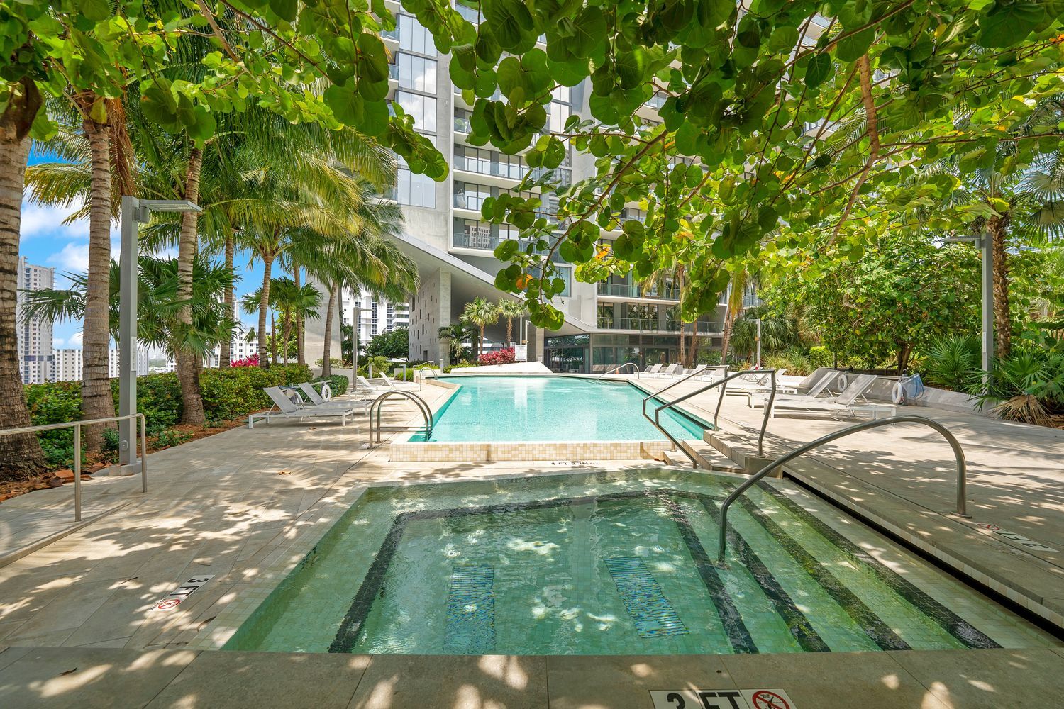 Building Photo - 88 SW 7th St