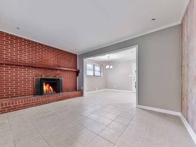 Building Photo - 5480 Burgess Dr
