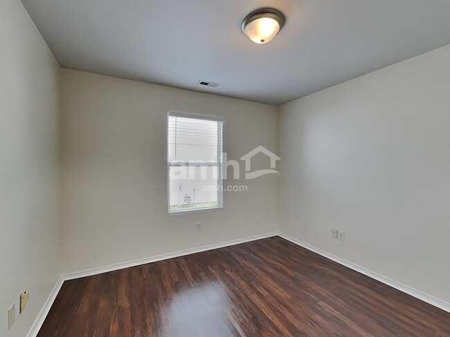 Building Photo - 8117 Rosberg Ln