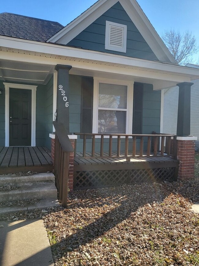 Building Photo - Full remodel on this beauty!