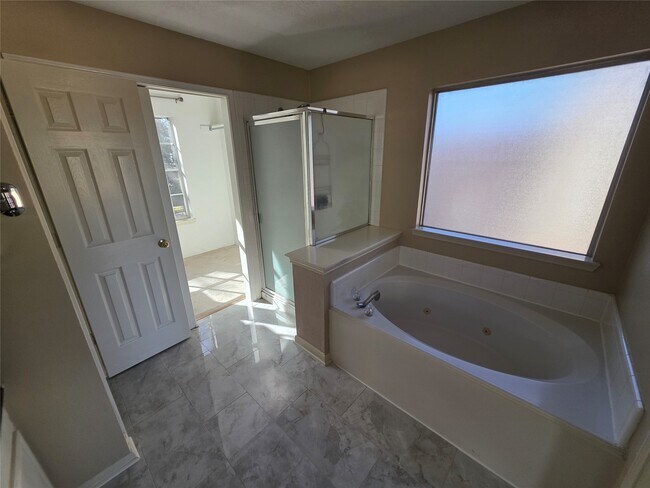 Building Photo - 4815 Knights Branch Dr