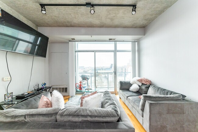 Building Photo - 1620 S Michigan Ave