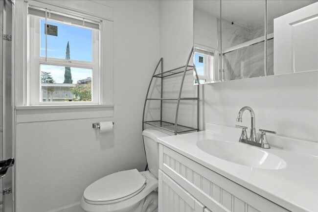 Building Photo - Fully Renovated 3 Bed 2 Bath Craftsman In ...