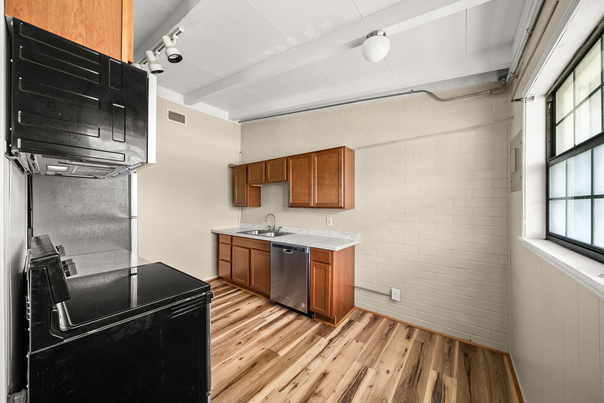 Building Photo - 1211 Friendship Ave