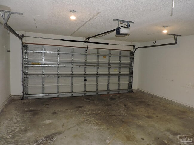 Building Photo - 2513 Gulf Breeze Ave