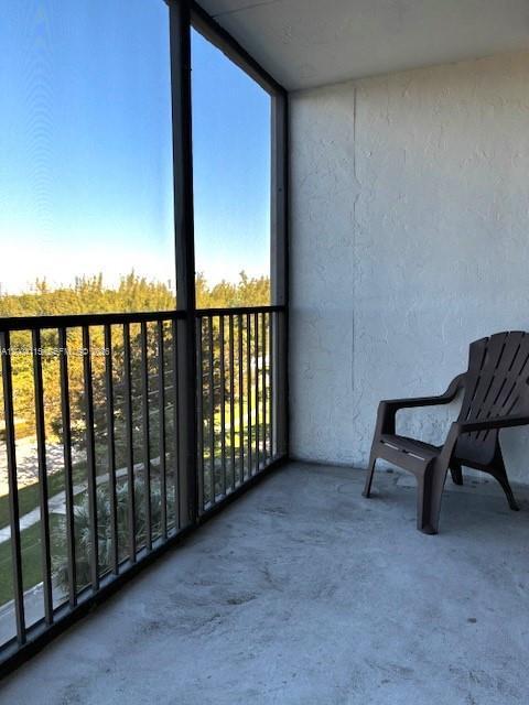 Building Photo - 2500 NE 135th St