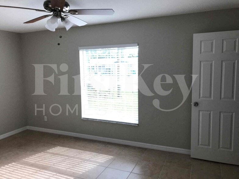 Building Photo - 11986 Booth Ave