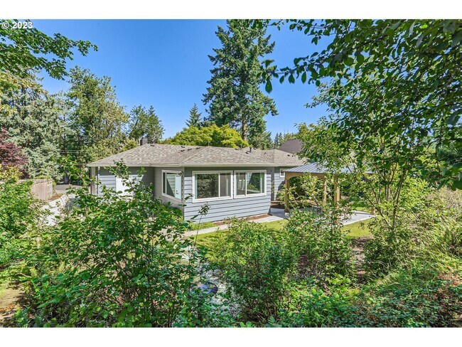 Building Photo - 2020 Wembley Park Rd