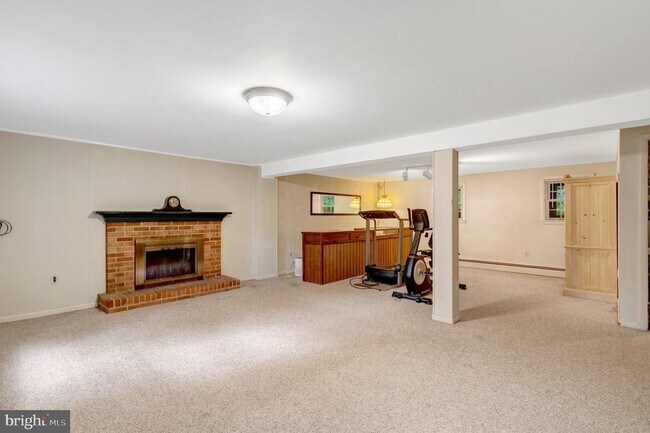 Building Photo - 5315 Summit Dr