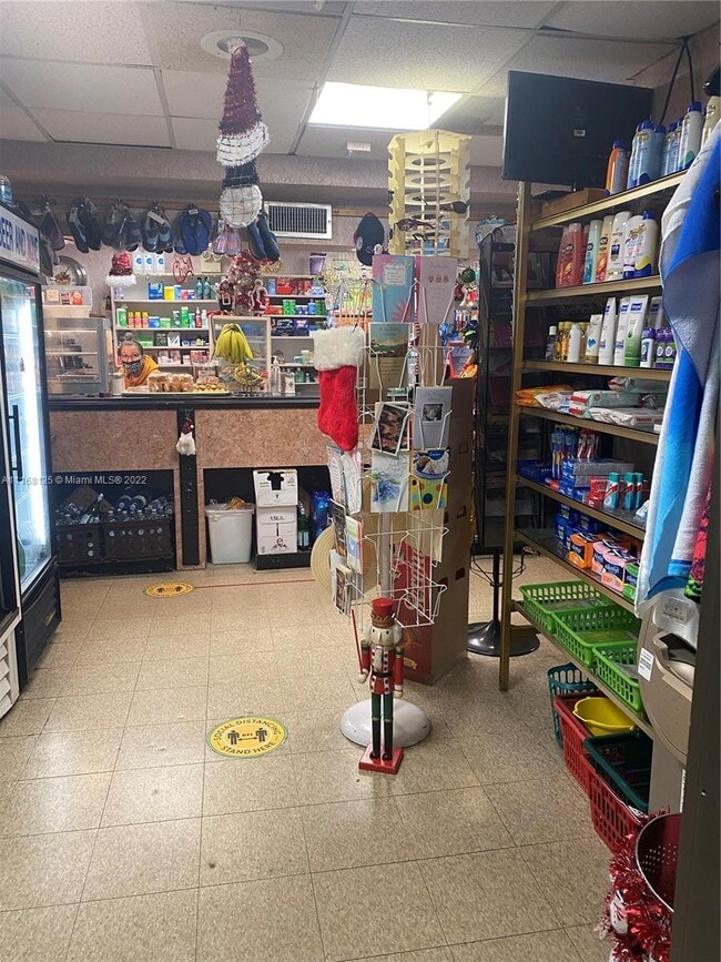 Building Photo - 5161 Collins Ave