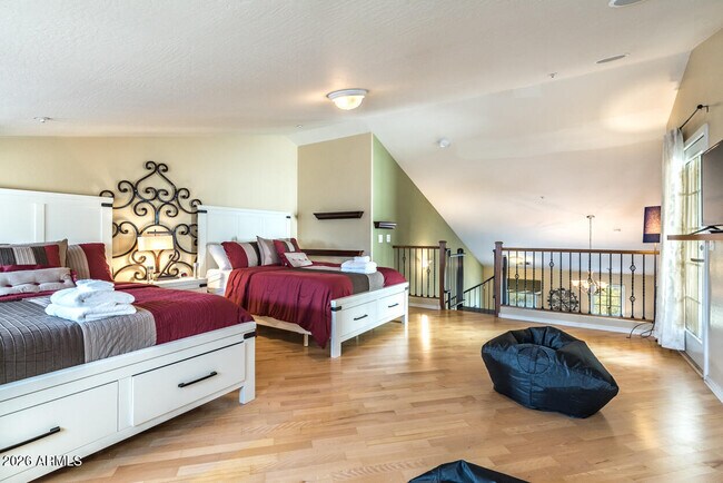 Building Photo - 1664 E Bridgeport Pkwy