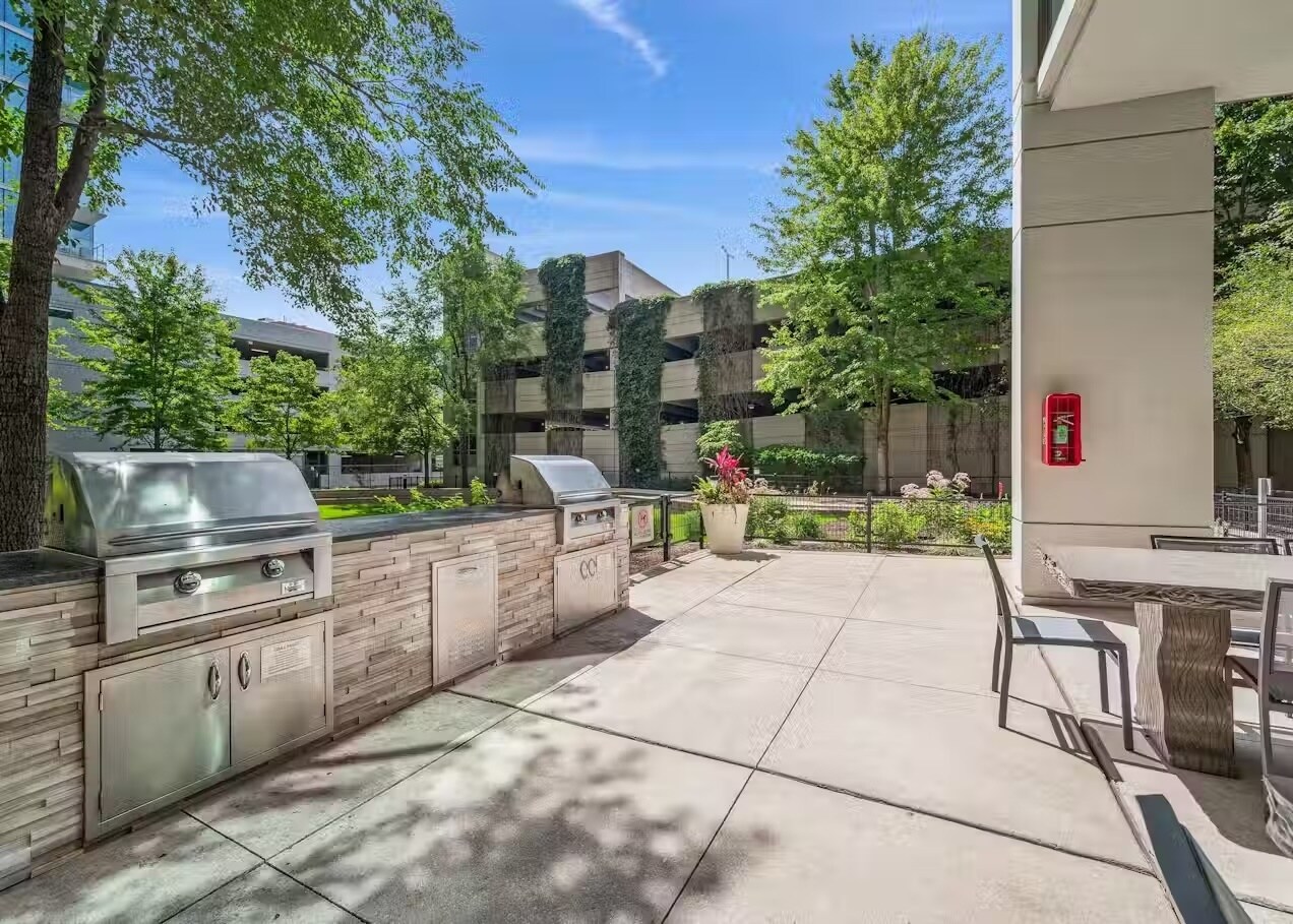 Grilling Stations - 111 W Polk St