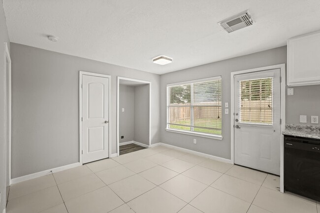 Building Photo - 2934 Cypress Island Dr