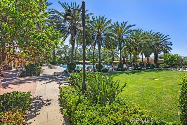 Building Photo - 717 Spring Gdn