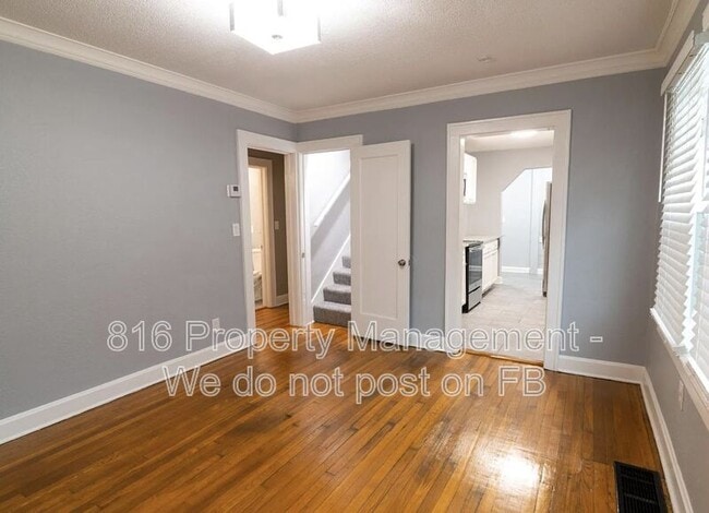 Building Photo - 5815 Euclid Ave E