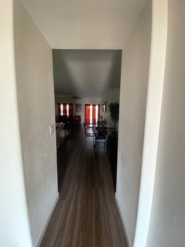 Building Photo - Welcome to the Best Deal in Town. Fully furnished 4 BD 2 BA house on a corner lot