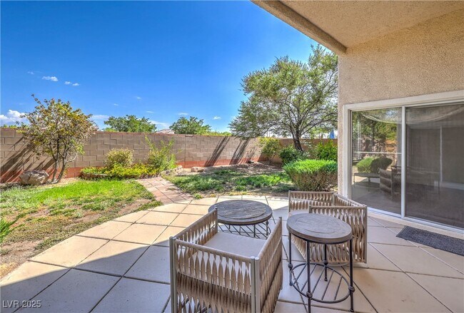 Building Photo - 10504 Narra Pl