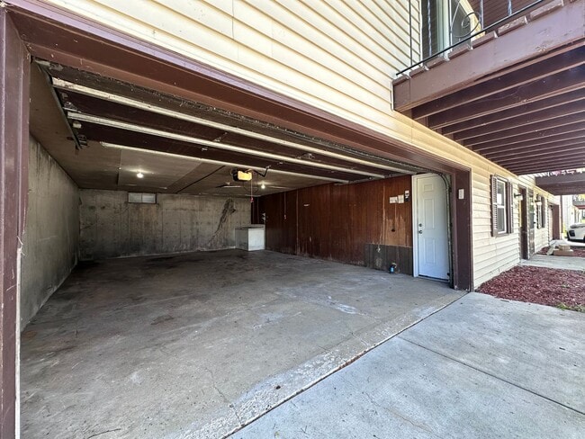Building Photo - 2746 Nicolet Dr