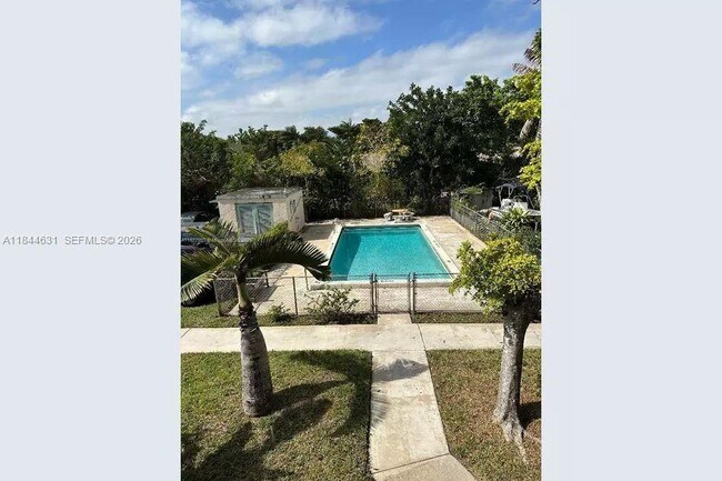 Building Photo - 2225 Monroe St