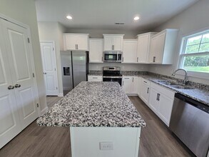 Building Photo - 463 Jackson Pond Dr