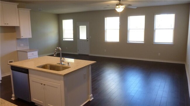Building Photo - 1332 Eagle Ray St