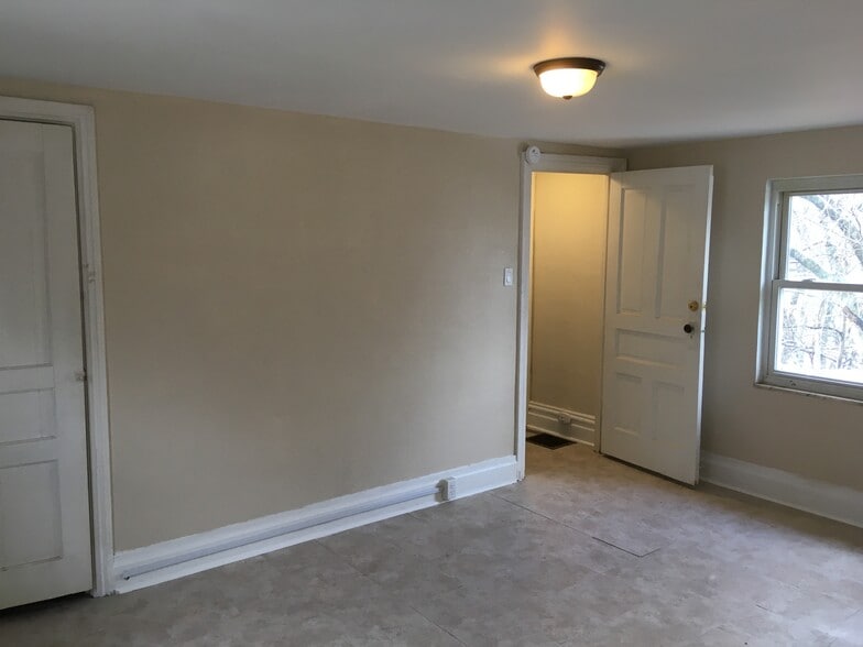 Building Photo - 4561 Mt Troy Rd