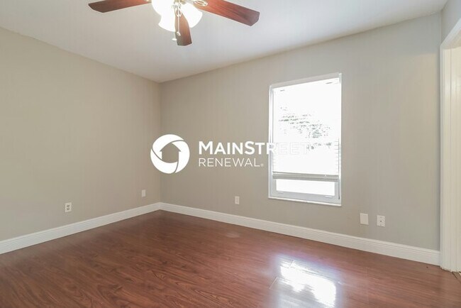 Building Photo - 3 Bedroom Pet-Friendly Home in Orlando, FL with Main Street Renewal