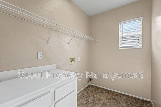 Building Photo - 46201 Jane Pl