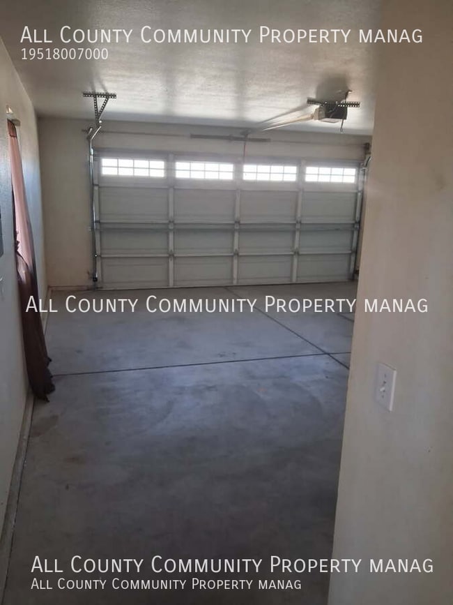 Building Photo - 58439 Palisade Dr