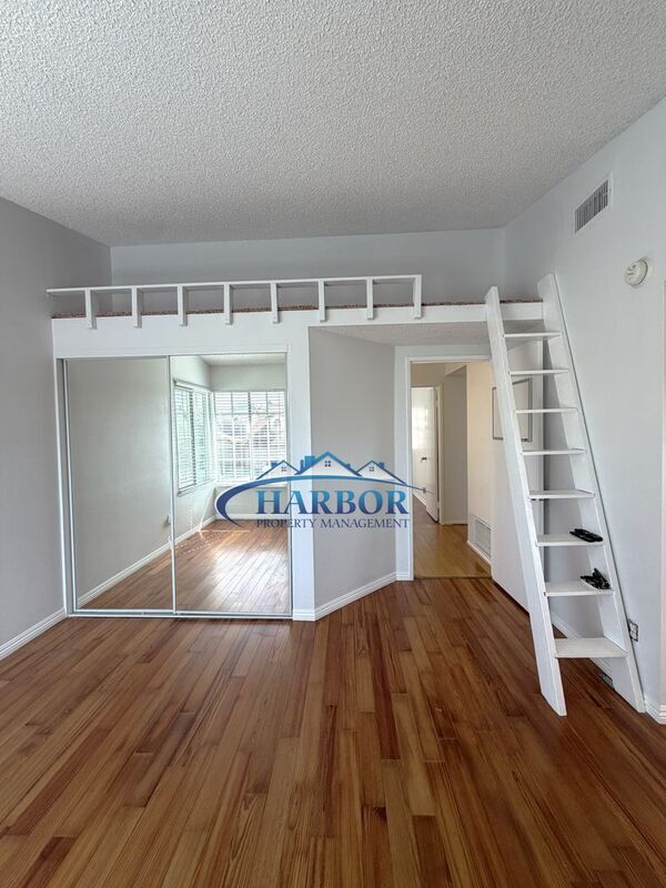 Building Photo - 720 Matthisen Cir
