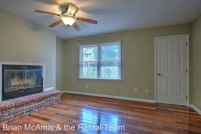 Building Photo - 2 br, 1.5 bath House - 206 Windridge Colony