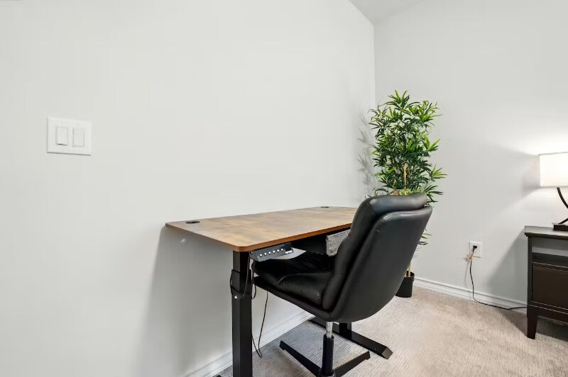 Building Photo - 4808 Plum Peach Bend