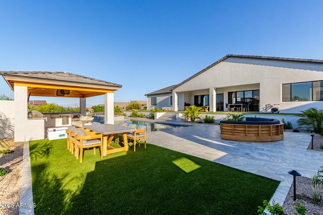 Building Photo - 13924 Dyer Ln