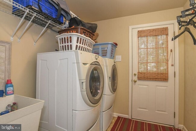 Building Photo - 205 Dangina Dr