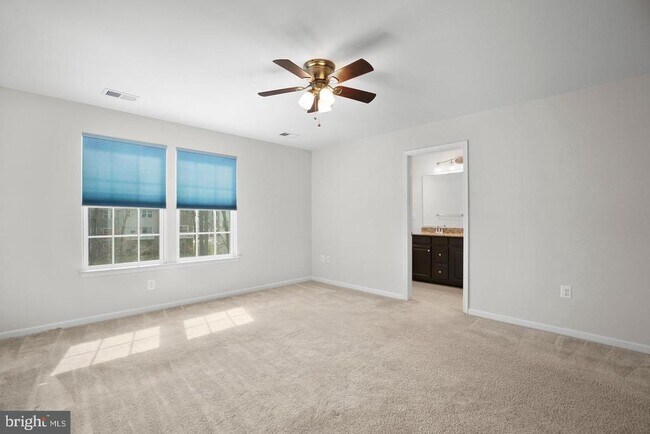 Building Photo - 8643 Rosecrans Ln