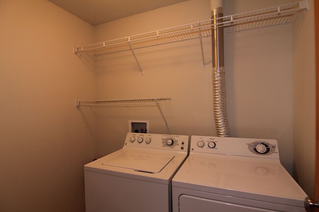 Building Photo - 4385 Berkeley Ln