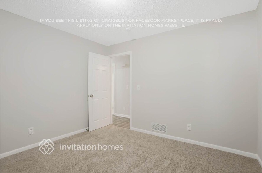 Building Photo - 2010 Carriage Way