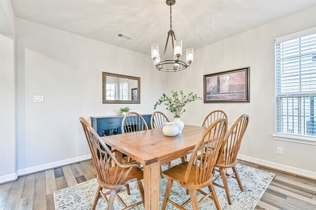 Building Photo - 3103 Flora Manor Dr