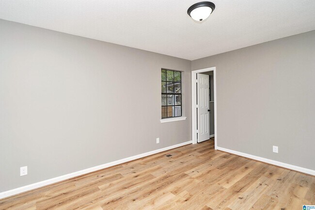 Building Photo - 18 Polaris Cir