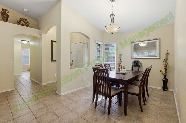 Building Photo - Resort-Style Living with Private Pool in Prime Chandler Location