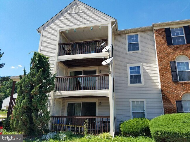 Building Photo - 9377 Scarlet Oak Dr