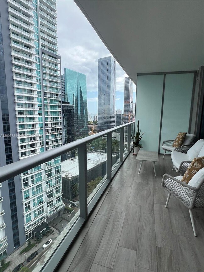 Building Photo - 1100 S Miami Ave