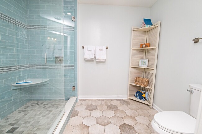 Building Photo - 235 Atlantis Cir