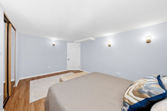 Building Photo - 760 Sibley Blvd