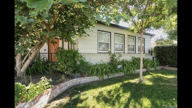 Building Photo - 7344 Topeka Dr