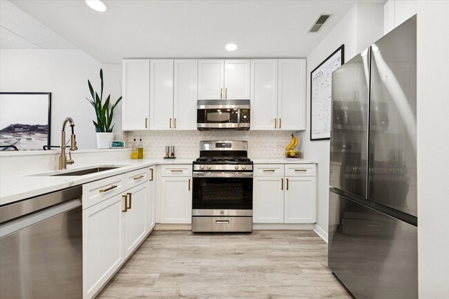 Building Photo - 1515 N Wells St