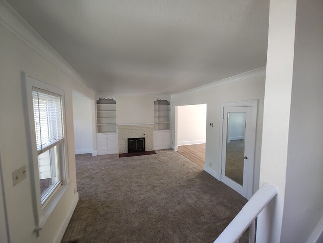 Building Photo - 712 4th St NW