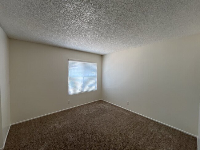 Building Photo - 2722 Kline Cir