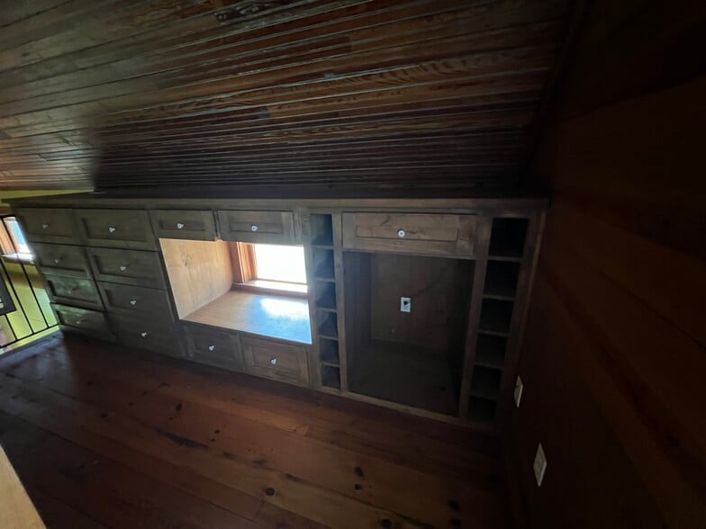 Building Photo - 813 W Bluebonnet Dr