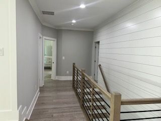 Building Photo - 960 Nours Cir SE